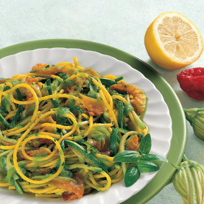 Spaghetti con crema di Avocado allo Zafferano e Zucchine novelle