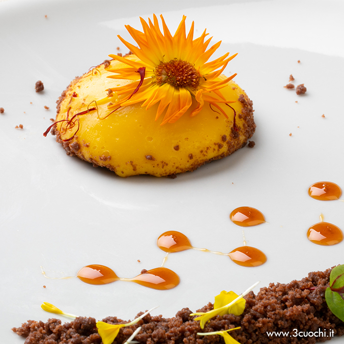 cremoso allo zafferano e vaniglia con crumble al cacao