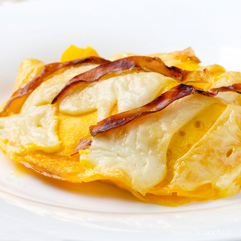 Crespelle speck e brie allo Zafferano