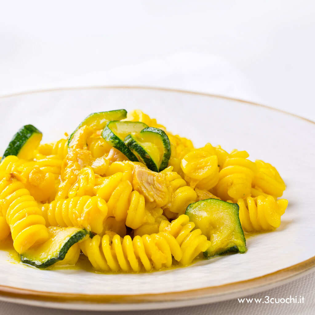 Fusilli con tonno, zucchine e Zafferano
