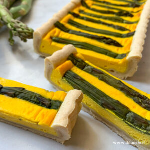 Torta salata agli asparagi e Zafferano