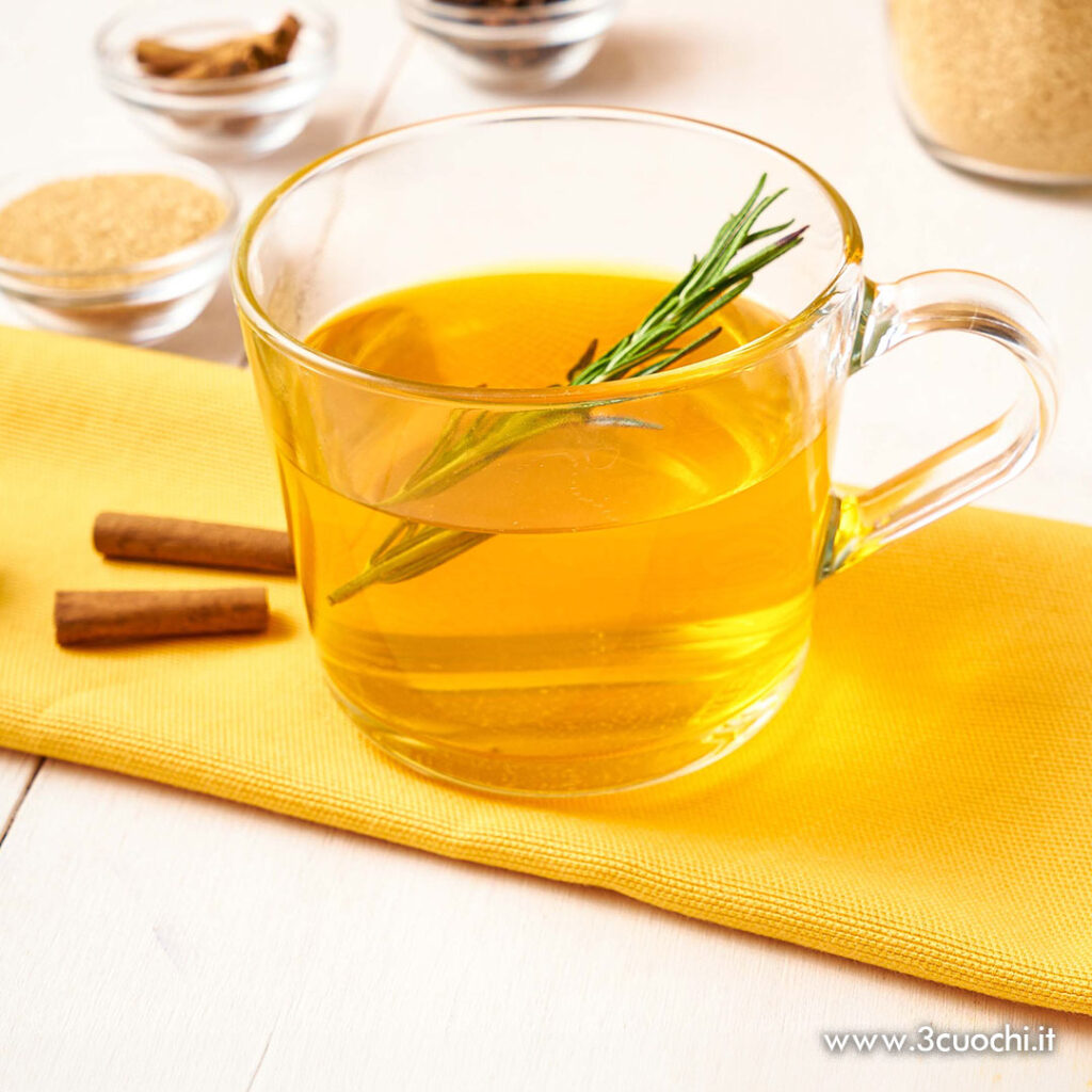 Tazza con infuso energizzante