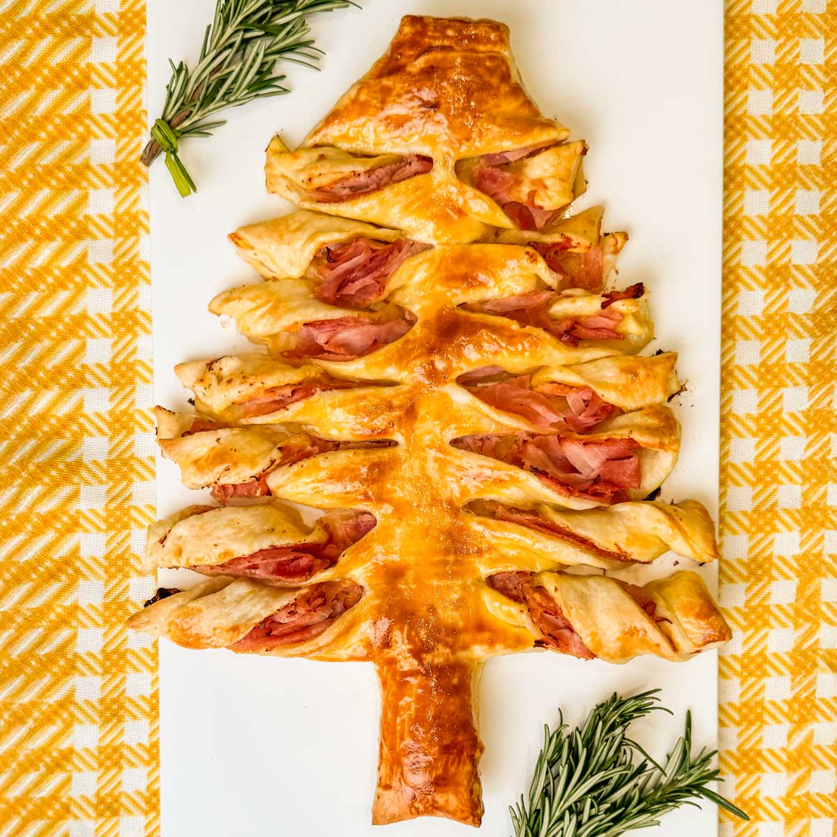 Albero di Natale dorato in sfoglia