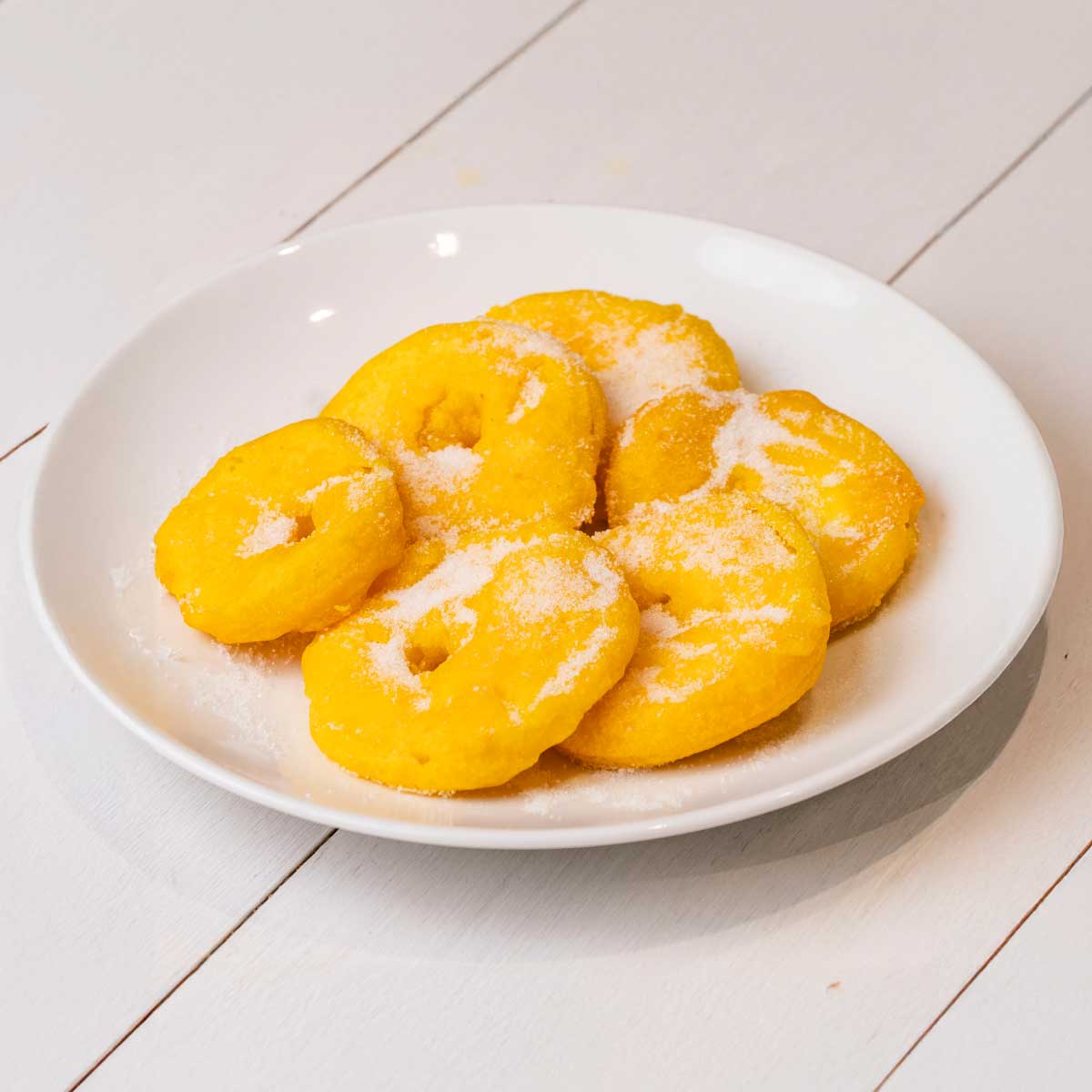 Frittelle di mele allo zafferano